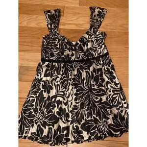 White House Black Market, women's black/white floral sleeveless silk tank sz sm